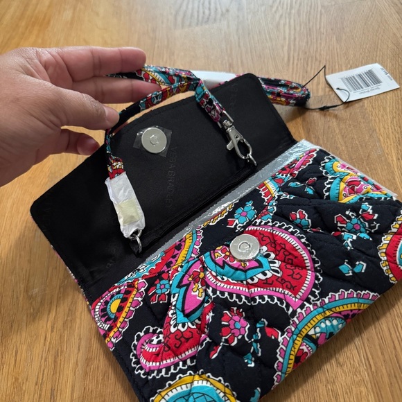 Vera Bradley Black Quilted Crossbody Strap Wallet in Parisian Paisley - Picture 3 of 10